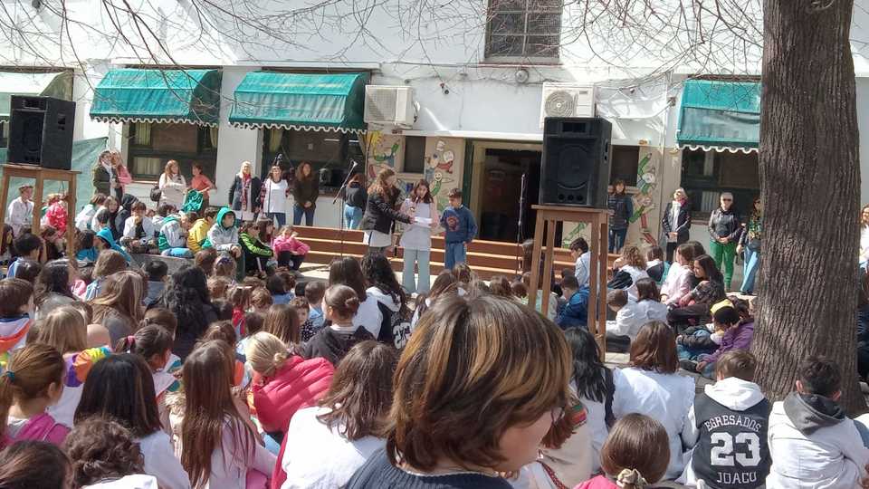 Feliz día a nuestras maestras y maestros