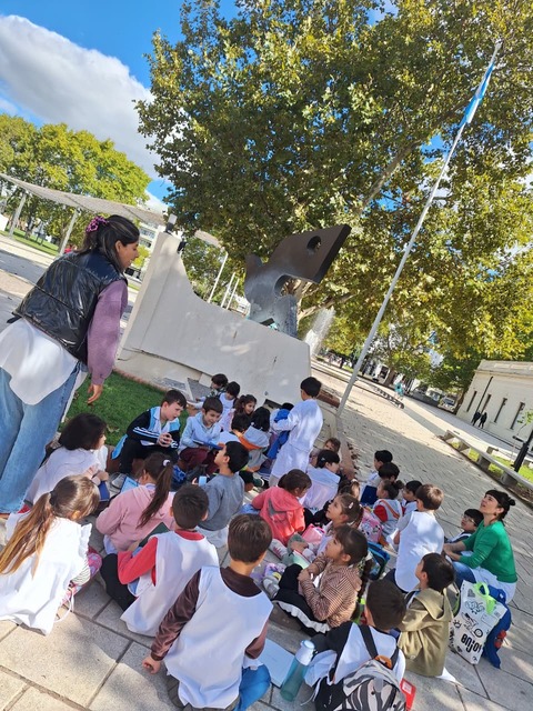 Espacios llenos de Memoria. El trabajo de 1er grado por el 2 de abril.