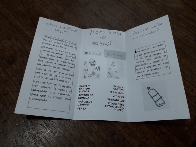 La Escuela separa la basura La Escuela separa la basura